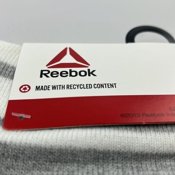 Reebok Light Grey Rally Scarf With Logo fringe Bottom NWT - Picture 5 of 6